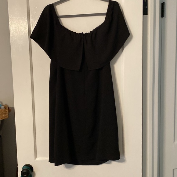 Black off the shoulder dress - Picture 2 of 3